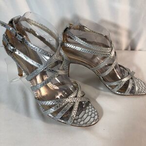 ANTONIO MELANI Silver Leather Heels Size 8.5M-great prom shoe!